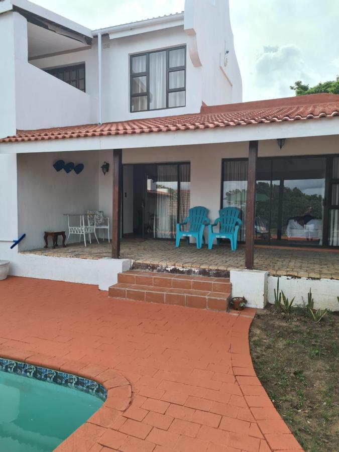 Отель Indaba Manor On 413 Owen Ellis Dr Порт-Эдвард Экстерьер фото
